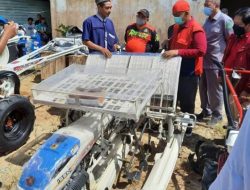Bupati Kukar Serahkan Bantuan Alsintan