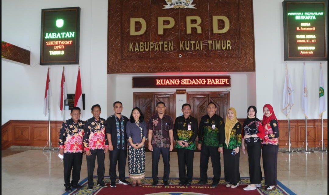 Sekretariat Dewan DPRD Kutai Timur (Kutim) mendapat kunjungan kerja rekan sejawat dari DPRD Kota Bontang yang di pimpin oleh Sekertaris Dewan, Lukman