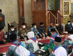 Pelepasan 83 Jemaah Haji Warnai Nuansa Haru Saat Dihadiri Ketua DPRD Kutim