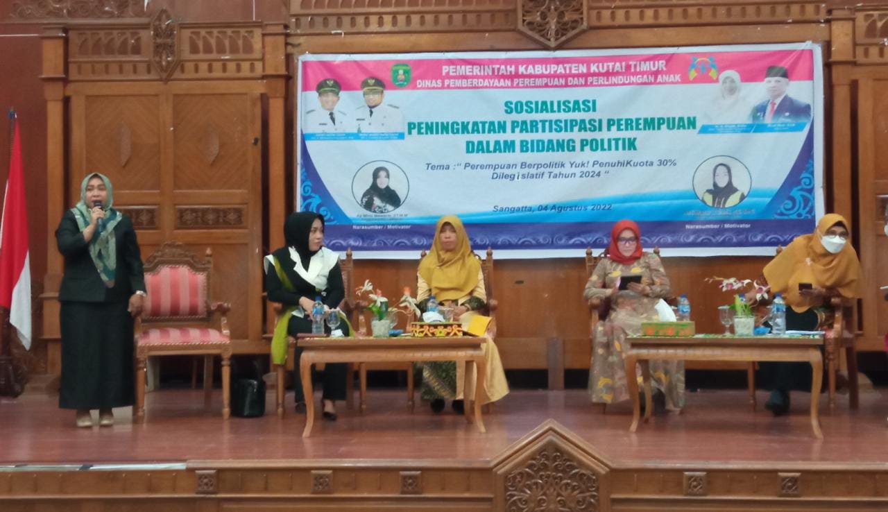 Wakil Ketua 1 DPRD Kutim Asti Mazar didapuk menjadi salah satu narasumber dalam kegiatan sosialisasi peningkatan partisipasi perempuan dalam bidang politik garapan Dinas Pemberdayaan Perempuan dan Perlindungan Anak (DP3A)