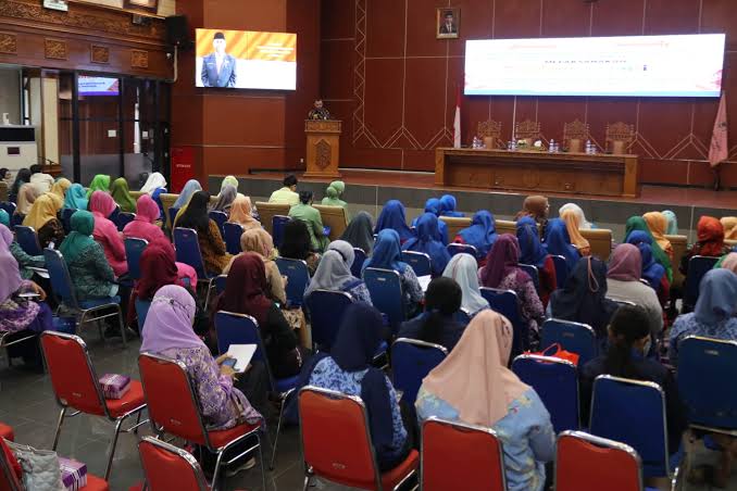 Pemerintah Kabupaten Kutai Timur (Pemkab Kutim) melalui Dinas Pemberdayaan Perempuan dan Perlindungan Anak (DP3A) menggelar seminar parenting.