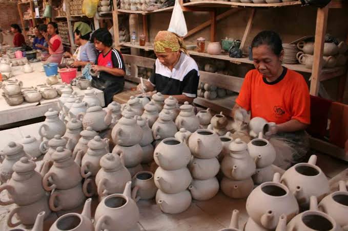 Darsafani Kepala Dinas Koperasi dan UMKM Kabupaten Kutai Timur (Kutim) menyampaikan total ada 3.000 penerima bantuan tunai untuk pelaku usaha mikro